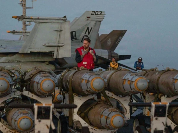 aircraft-carrier-nimitz-1000-1024x6831783744953-0-600x450.webp.webp
