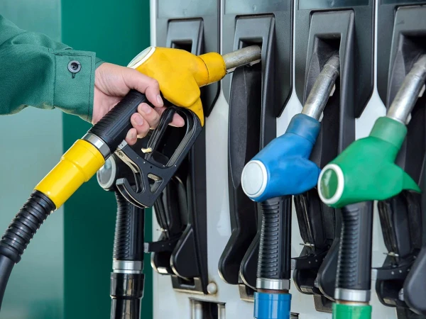cheapest-petrol-rates-in-world1738571028-0-600x450.webp.webp