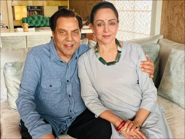 dharmendra-hema-malini1764238478-0-600x450.webp.webp