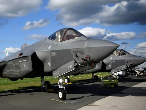 fighter-jet-f-351763418439-0-600x450.webp.webp