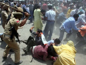filthy-indian-security-forces-beating-the-women-an1784961148-0-600x450.webp.webp