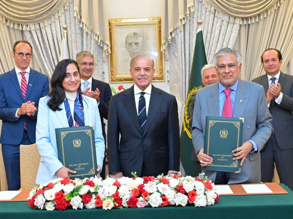 pakistan-and-canada-foreign-ministers-press-conf-31784554272-0-600x450.webp.webp