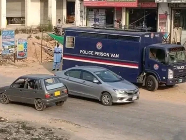 police-van1782959049-0-600x450.webp.webp