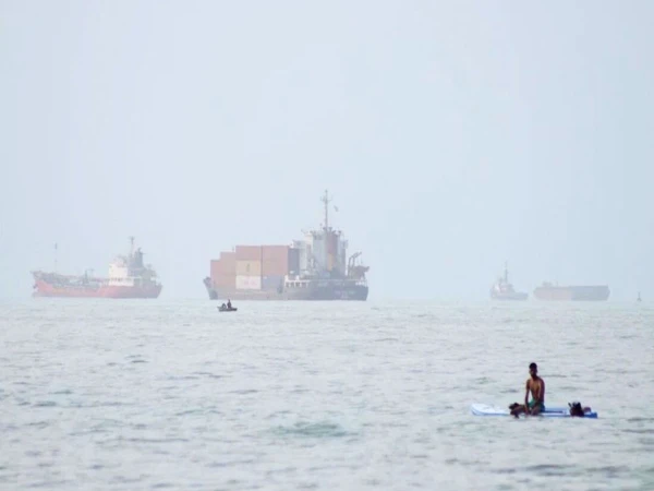 strait-of-hormuz1785253970-0-600x450.webp.webp