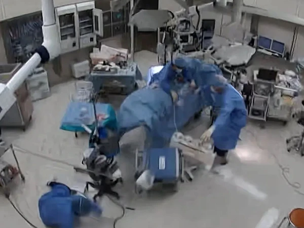 earthquake-during-operation-in-hospital1786213842-0-600x450.webp.webp