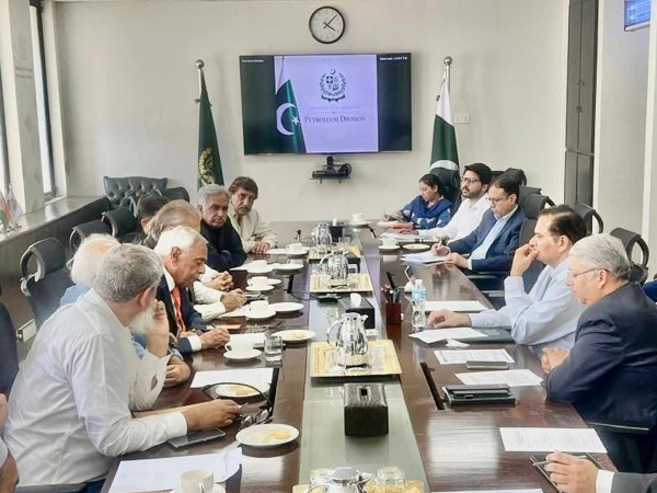 govt-petroleum-talks1786616460-0-600x450.webp.webp