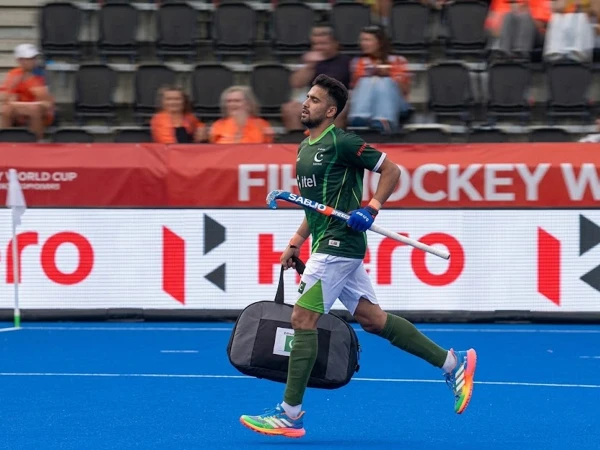 hockey1786947312-0-600x450.webp.webp
