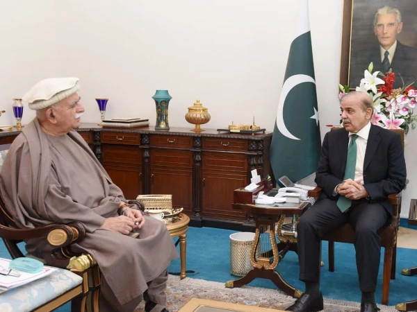 mehmood-khan-achakzai-and-shahbaz-sharif1786377109-0-600x450.webp.webp