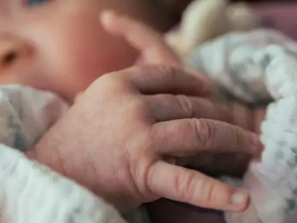 new-born-baby1784840366-0-600x450.webp.webp