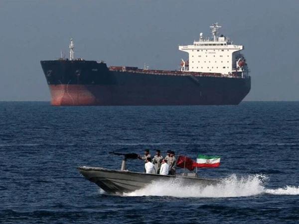 oil-spill-400-km-in-oman1786392824-0-600x450.webp.webp