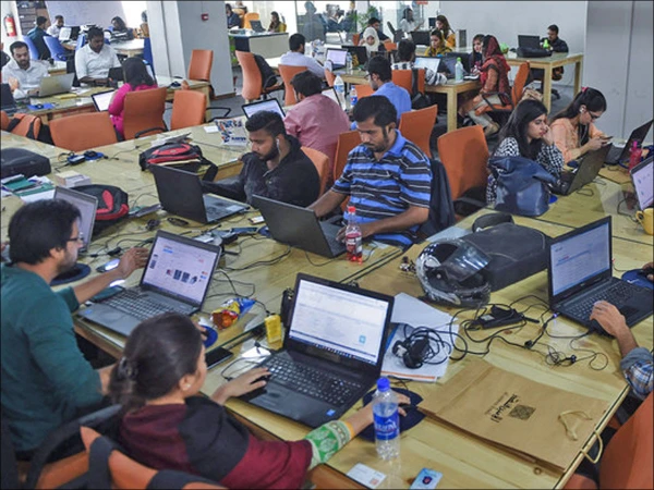 pakistani-freelancers-earnings-expected-to-reach1787570819-0-600x450.webp.webp