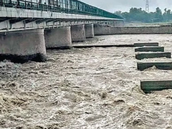 ravi-river1756346872-0-600x450.webp.webp