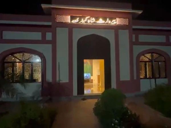 waris-shah-gallery1786268567-0-600x450.webp.webp